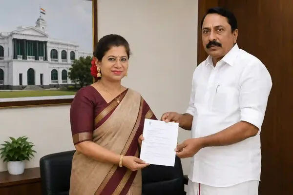 தலைமைச் செயலகத்தில் அமைச்சர் செங்கோட்டையனை சந்தித்த அதிமுக எம்எல்ஏ லீமா ரோஸ்; அரசியல் வட்டாரத்தில் கவனத்தை ஈர்த்துள்ளது 